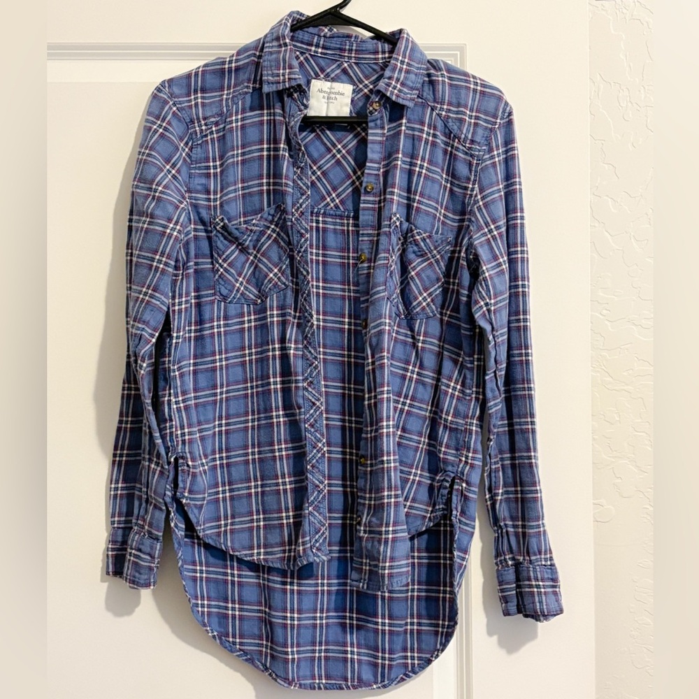 Abercrombie and Fitch Women’s Plaid Flannel Button Down Blue Size M Medium